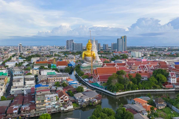 Vista Aérea Del Buda Dorado Gigante Templo Wat Paknam Phasi —  Fotos de Stock
