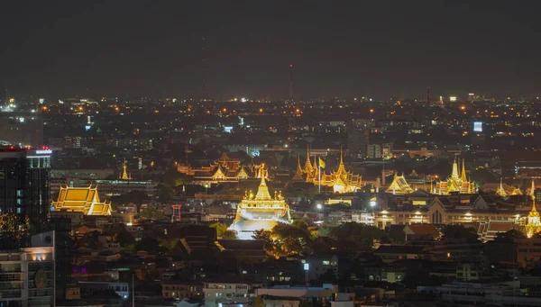 Luchtfoto Van Golden Mount Wat Saket Wolkenkrabber Hoogbouw Nachts Bangkok — Stockfoto