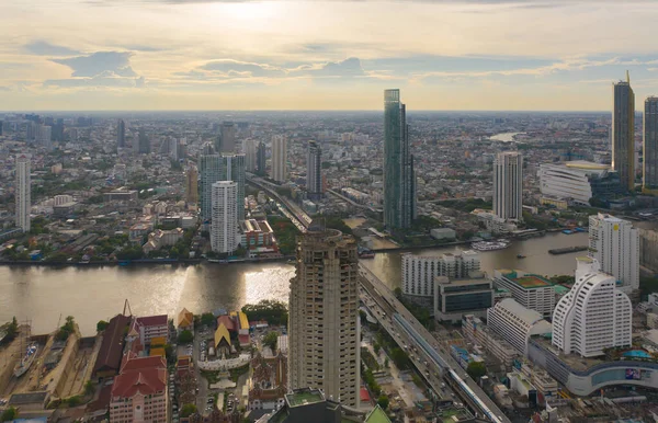 Vista Aérea Del Centro Bangkok Skyline Con Río Chao Phraya — Foto de Stock