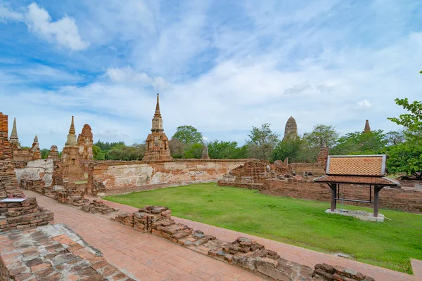 Παλιά Ερείπια Ενός Ναού Στην Επαρχία Phra Nakhon Ayutthaya Κοντά — Φωτογραφία Αρχείου