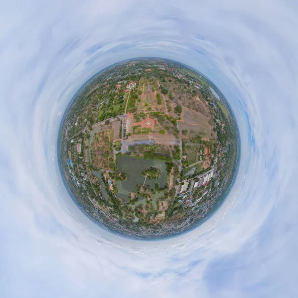 Pequeño Planeta Esfera 360 Grados Panorama Vista Aérea Del Templo —  Fotos de Stock