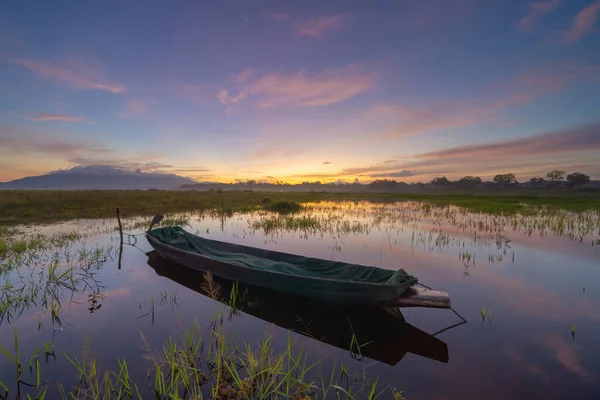 Boot Staudamm Des Bang Pra Reservoir Nationalpark Mit Reflexion Des — Stockfoto