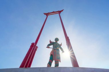 Tayland Sanat Kültürü Maskeli Khon, Pandomim Gösterisi, The Giant Swing veya Sao Ching Cha Anıtı, Bangkok, Tayland.