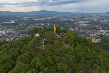 Wat Khao Phra Kru Tapınağı, Si Racha Bölgesi, Chonburi, Tayland.