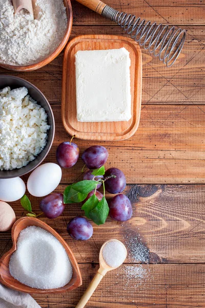 Ingredientes Para Preparação Doces Coalhada Com Ameixas Vista Superior — Fotografia de Stock