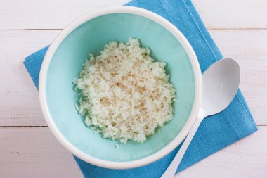 Yengeç sopa, Mısır ve pirinç - adım - 1 pirinç, üstten görünüm kaynar ile salata hazırlanması adım adım