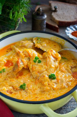 Kabak Paprikash Tavuk, seçici odak