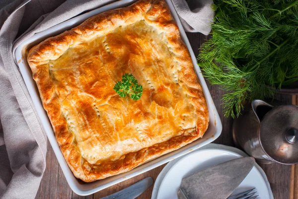 Torta Massa Folhada Com Frango Batatas Cebolas Torta Quute Foco — Fotografia de Stock