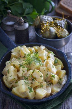 taze patates ekşi krema, seçici odak pişirilir