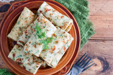 Peynirli krep dereotu, geleneksel Rus yemekleri, en iyi görünüm, yatay