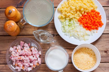 Püresi patates çorbası pastırmalı, adım adım hazırlanması adım 1 hazırlanması malzemeler, üstten görünüm