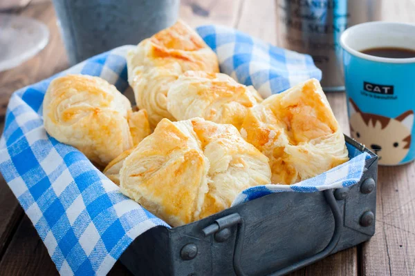 Burekas rellenas de queso, enfoque selectivo Fotos De Stock