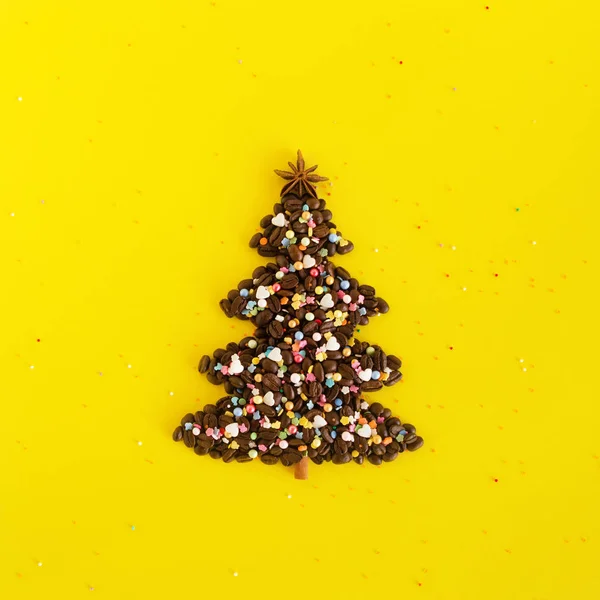 Composição Inverno Com Árvore Natal Feita Por Grãos Café Estrela — Fotografia de Stock