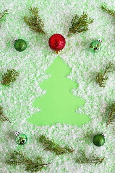 Composição Inverno Com Árvore Natal Galhos Abeto Decorados Vermelho Verde — Fotografia de Stock