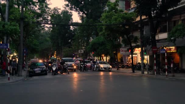 Scuole Persone Sulle Strade Hanoi Vietnam Aprile 2018 Scooter Auto — Video Stock