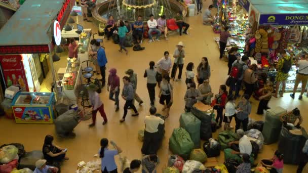 Traders Locals Tourists People Stalls Dong Xuan Market Hanoi Vietnam — Stock Video