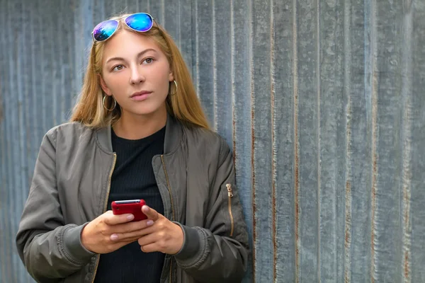 Retrato Aire Libre Chica Rubia Pensativa Bastante Triste Adolescente Mujer — Foto de Stock