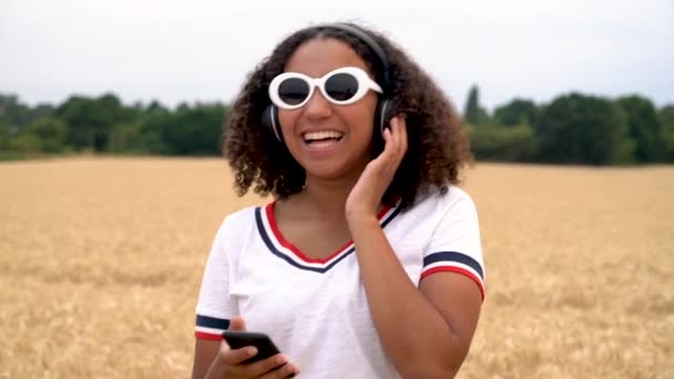 Видеоклип Красивой Смешанной Расы Афро Американская Девочка Подросток Молодая Женщина — стоковое видео