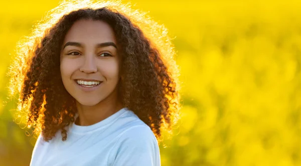 Vacker Blandad Ras African American Girl Tonåring Kvinnliga Unga Kvinnan — Stockfoto