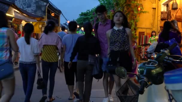 Yerel Insanlar Turistler Gece Üzerinde Streets Hoi Vietnam Nisan 2018 — Stok video