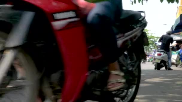 스쿠터 사람들 노점에서 베트남 2018 스쿠터 마구간 소유자와 베트남에서 거리에 — 비디오