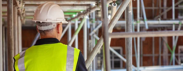 Rear View Male Builder Construction Worker Building Site Wearing Hard — Stock Photo, Image