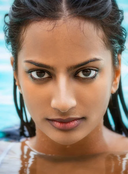 Portrait Belle Jeune Femme Fille Asiatique Indienne Sexy Portant Bikini — Photo