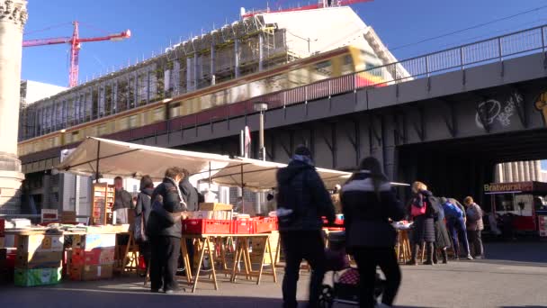 Local People Tourists Visiting Bode Museum Flea Market Berlin Germany — Stock Video