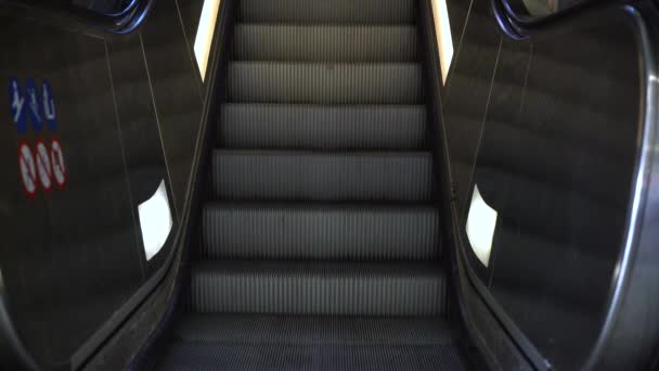 Escalator Dans Aéroport Gare Centre Commercial Escalier Roulant Montant — Video