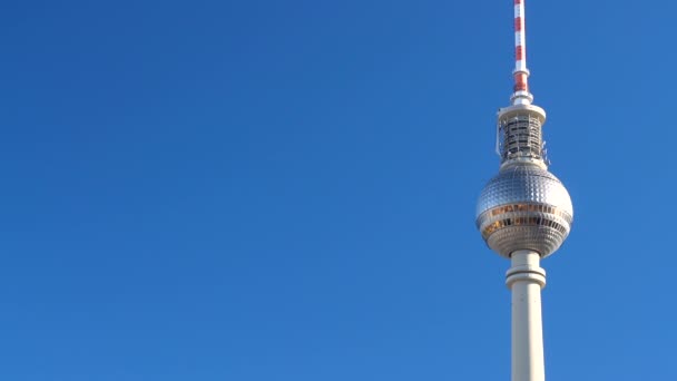 Nahaufnahme Des Berliner Fernsehturms Tagsüber Alexanderplatz Bezirk Mitte Berlin Deutschland — Stockvideo