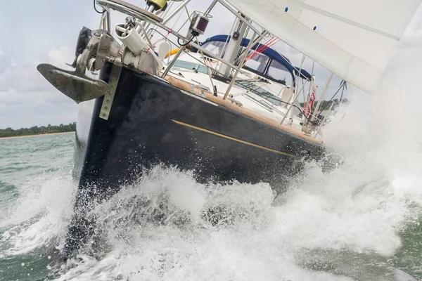 Sailing Boat Yacht in Rough Seas — Stock Photo, Image