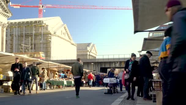 Local People Tourists Visiting Bode Museum Flea Market Berlin Germany — Stock Video