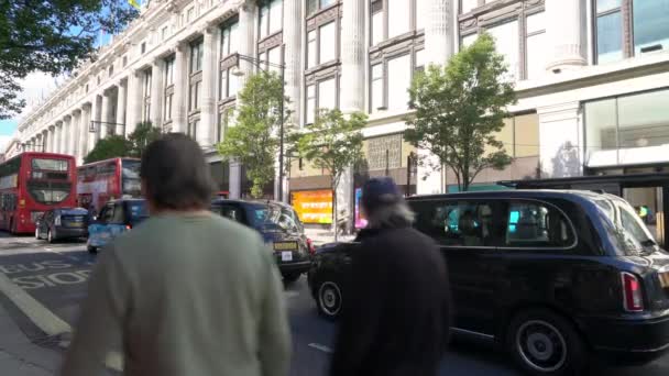 Slow Moving Traraffic Oxford Street Londra Ngiltere Eylül 2018 Selfridges — Stok video