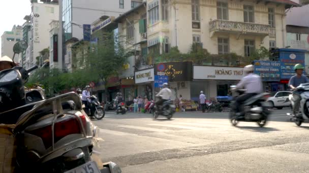 Mopeder Och Människor Gatorna Chi Minh City Eller Saigon Vietnam — Stockvideo