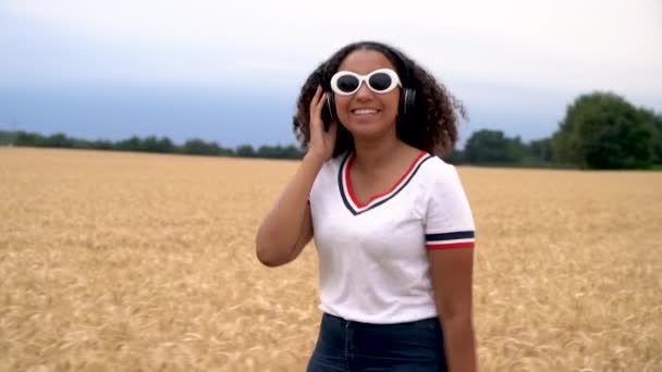 Video Clip Hermosa Raza Mixta Afroamericana Chica Adolescente Mujer Joven — Vídeo de stock