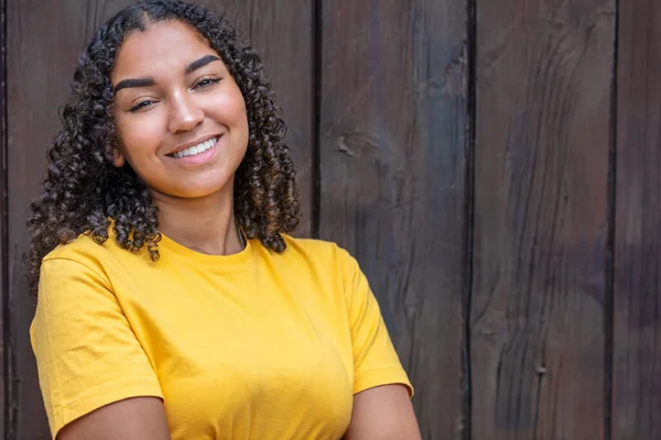 Happy Portrait Black Mixed Race Biracial Afro Américain Jeune Femme — Photo