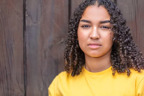 Retrato Uma Raça Negra Mista Birracial Afro Americana Jovem Menina — Fotografia de Stock