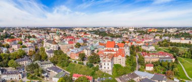 Lublin bir kuş bakışı, eski şehrin panoraması. Lublin turistik parçası Manzara, Katedral'den Lublin Kalesi'ne görünümü.