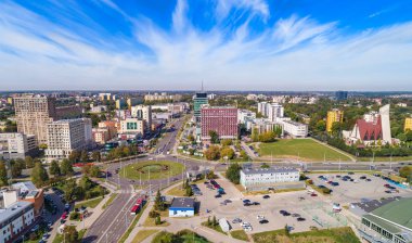 Lublin şehir manzarası kuş bakışı. Rondo Üzerinde Lublin Tomasz Zana Caddesi.
