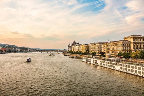 Budapest City Landscape Danube River Ships Danube River Danube Quay — Stock Photo, Image