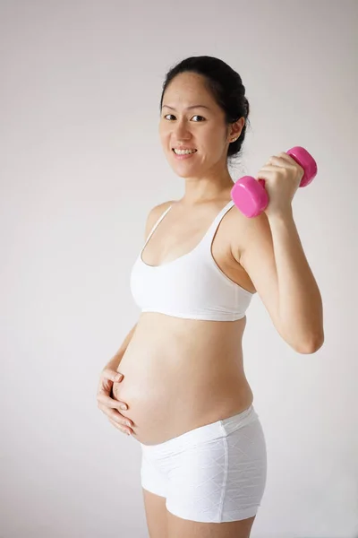 Pewny Siebie Zdrowy Azji Chińczyk Ciąży Matka Utrzymanie Zdrowe — Zdjęcie stockowe