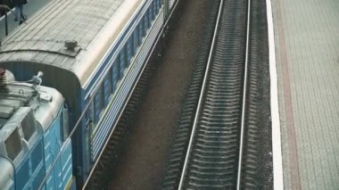 Tren İstasyon Platformu'na Geliyor. Ulaşım ve lojistik arka plan