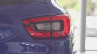 Anonim, prestijli, modern arabanın arka farlarını açmanın ayrıntıları. Araba ve motor kullanma tutkusu kavramı
