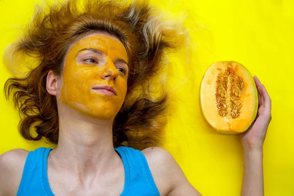 Mascarilla Casera Verano Con Melón Almizclero Cúrcuma Para Exfoliación Desintoxicación — Foto de Stock