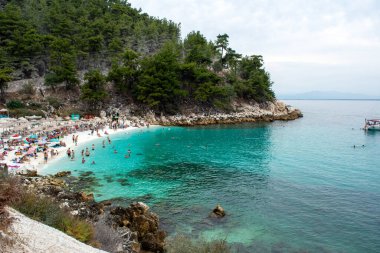 17 Eylül 2025 - Thassos, Yunanistan. Yunan adasındaki mermer plaj Thassos 