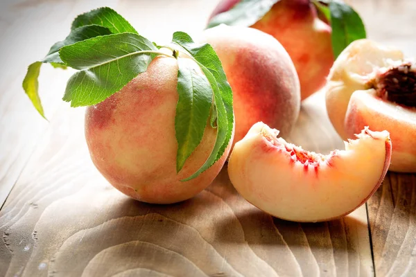 Peach Delicious Juicy Healthy Organic Fruit — Stock Photo, Image