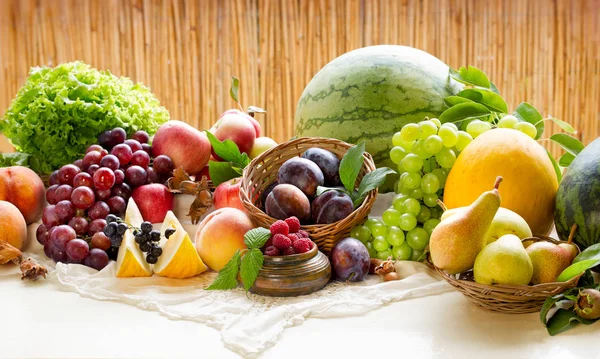 有机水果 健康食品 素食是基于健康饮食 健康饮食 — 图库照片