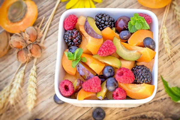 Deliciosa Salada Frutas Saudáveis Salada Frutas Preparada Com Frutas Orgânicas — Fotografia de Stock
