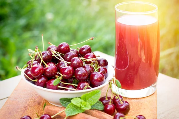 Sweet Juicy Cherry Organic Cherries Bowl Table — Stock Photo, Image