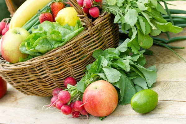 Υγιεινά Φρέσκα Τρόφιμα Βιολογικά Φρούτα Και Λαχανικά — Φωτογραφία Αρχείου